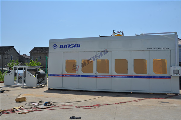 想看吸塑裁切一體機(jī)？來駿精賽雅式展！